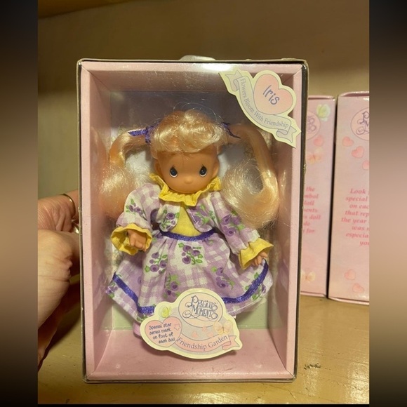 Precious Moments Friendship doll - Picture 1 of 3